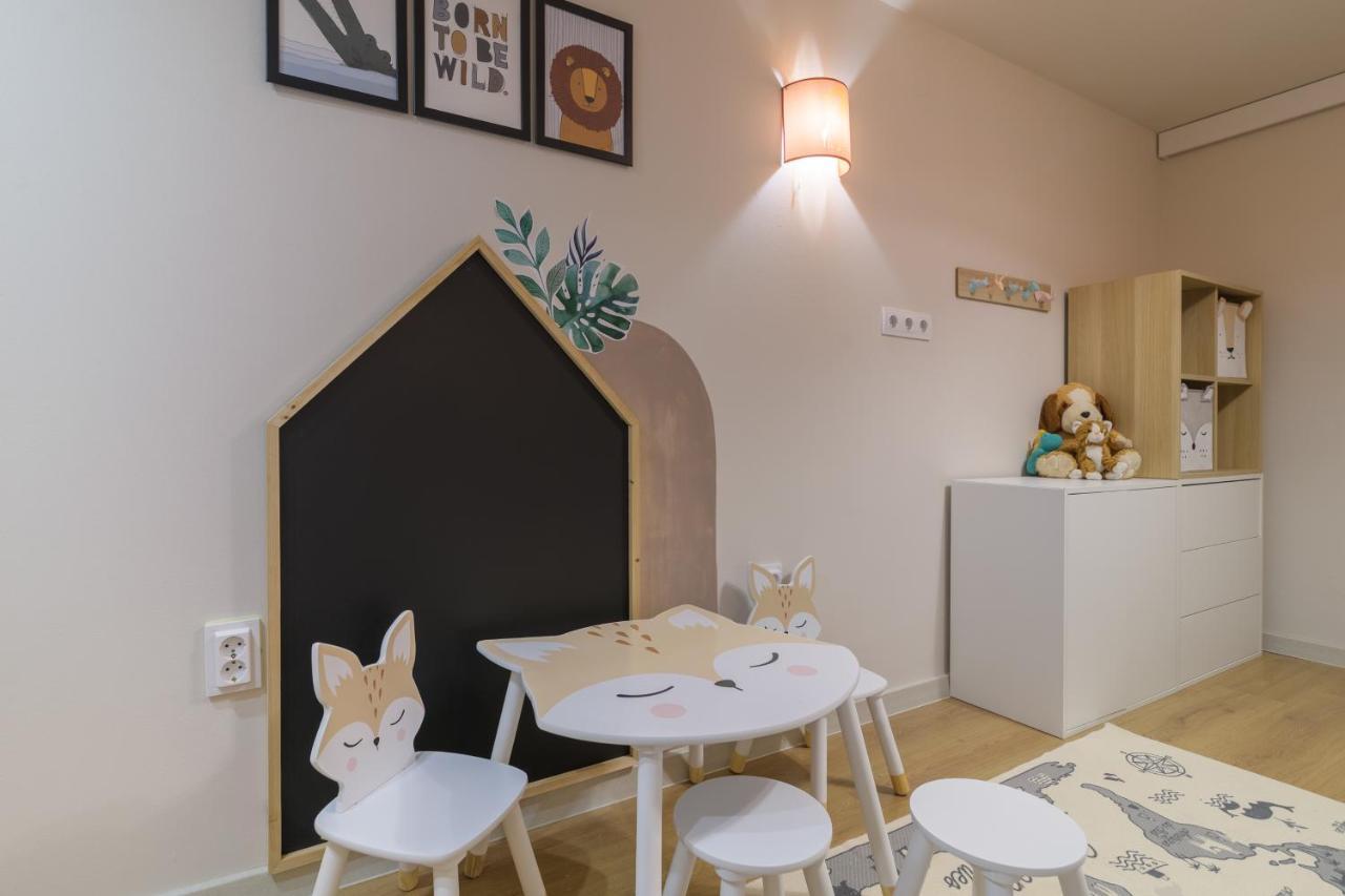 Black Sea Dolphin Apartment Варна Экстерьер фото